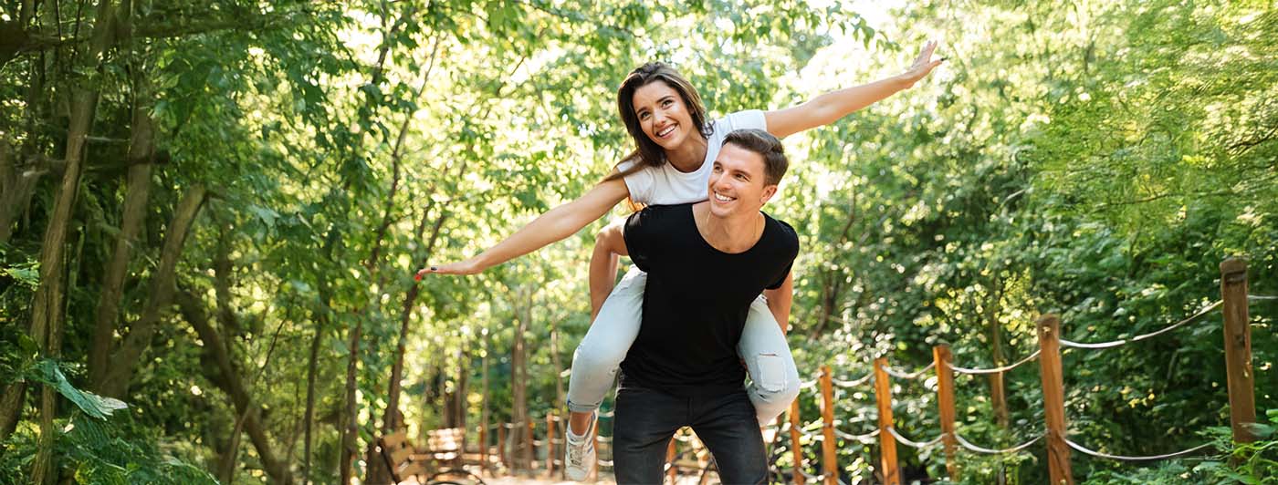 difference between health and wellness​